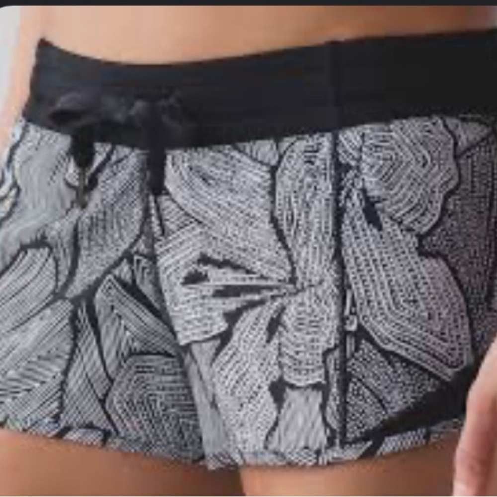 Dottie Hotty hot Shorts Lululemon